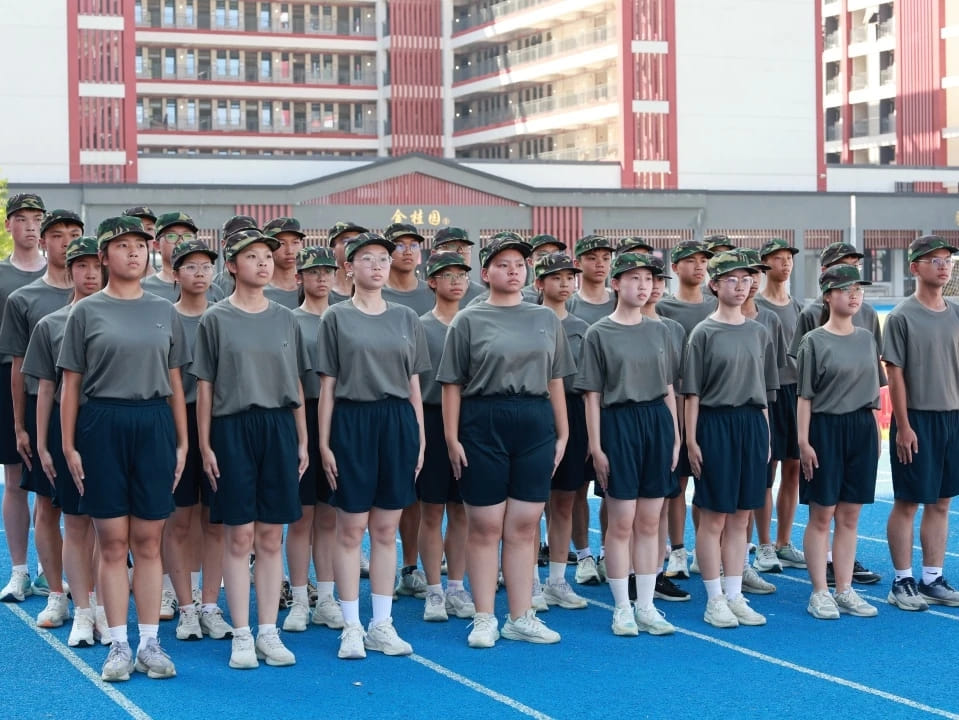 广州六中连州实验中学2025年军训圆满收官